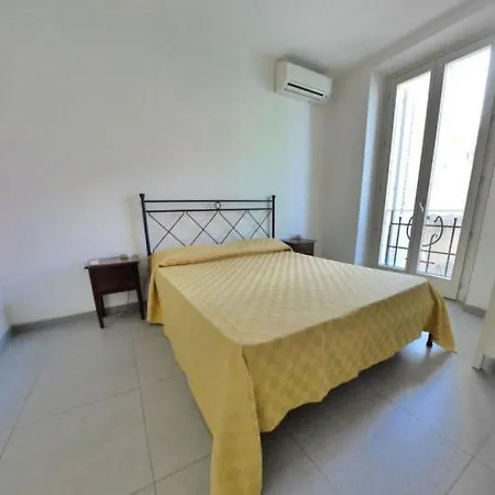 Apartment Location A Stone's Throw From The Sea *